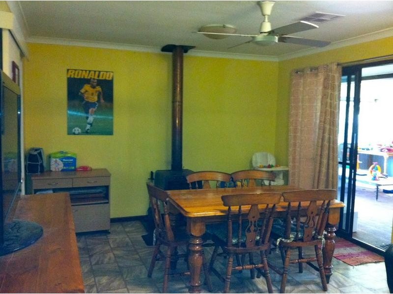 11 Pitt Street, Waroona WA 6215