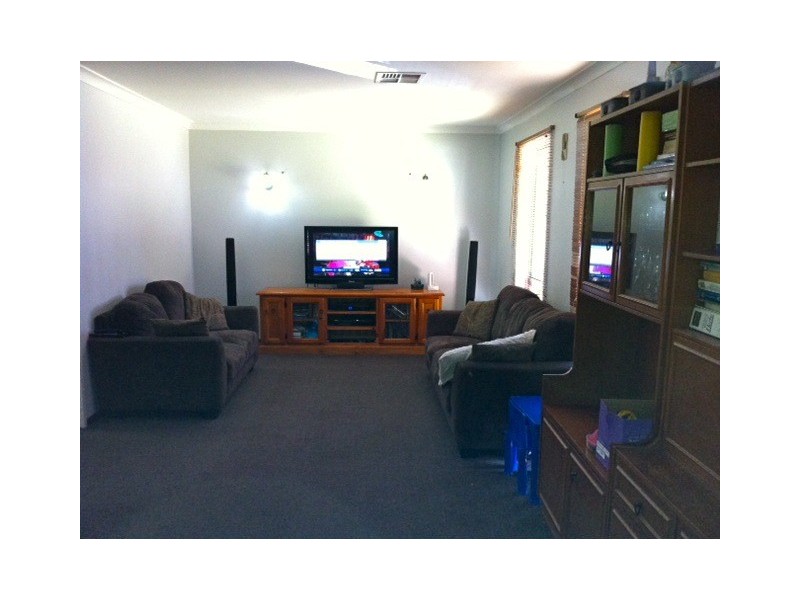 11 Pitt Street, Waroona WA 6215