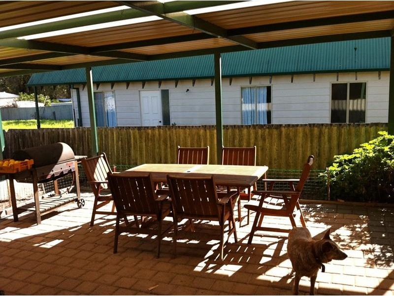 11 Pitt Street, Waroona WA 6215