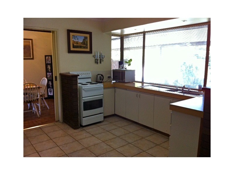 7 Armstrong Court, Waroona WA 6215