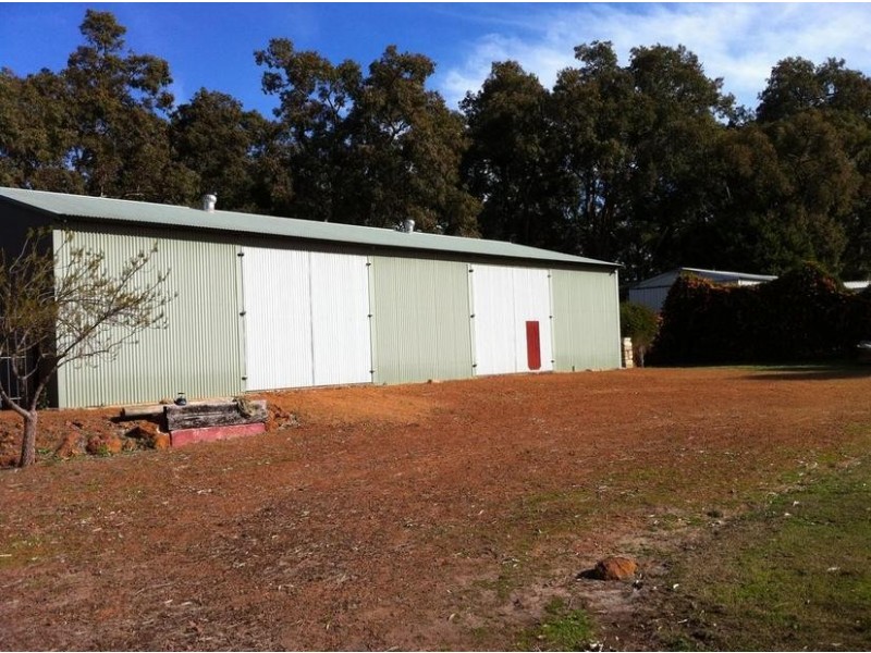 23 McLarty Street, Waroona WA 6215