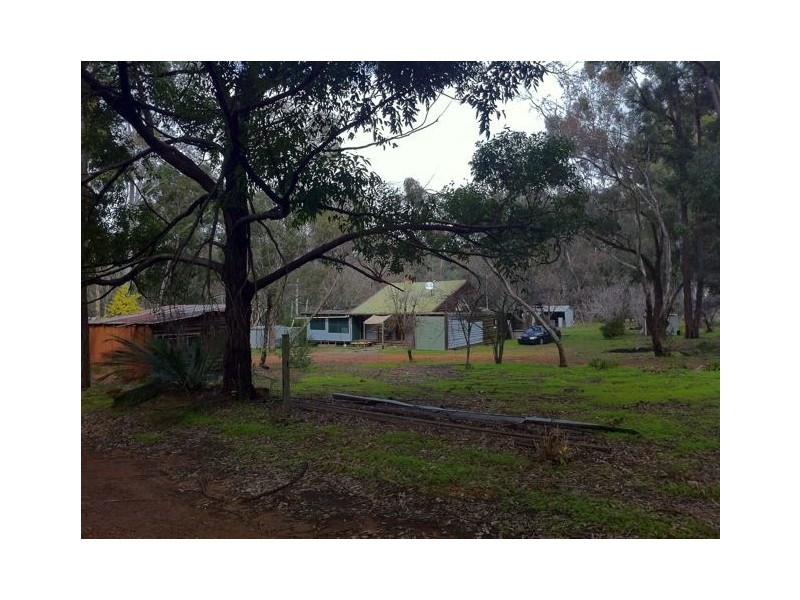 965 Batt Way, Dwellingup WA 6213