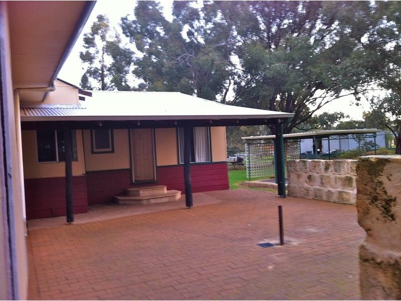 24 Gladstone Street, Cookernup WA 6220