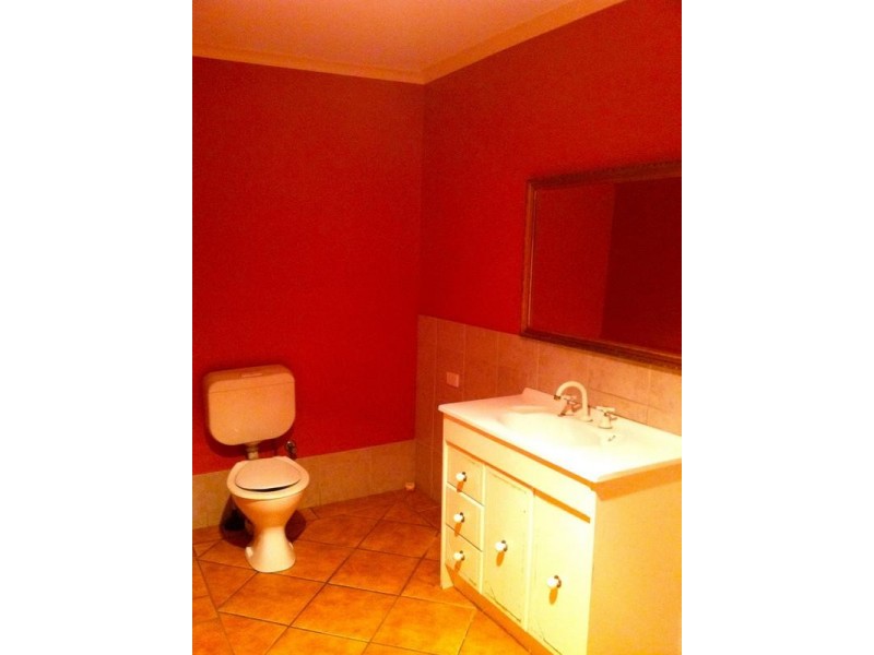 24 Gladstone Street, Cookernup WA 6220