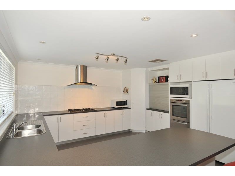 4 Woodstock Turn, Ravenswood WA 6208