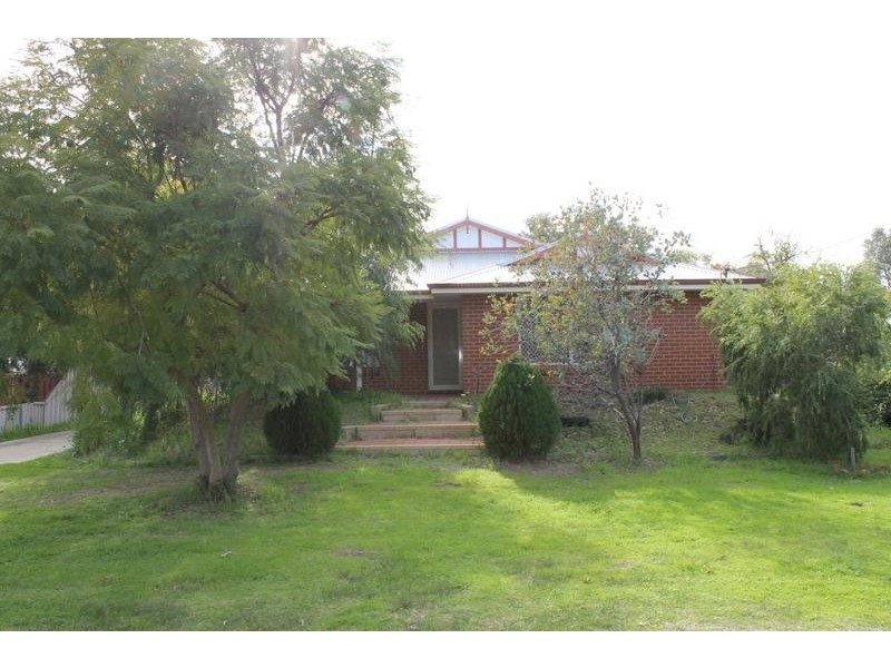 10 JUBILEE DRIVE, Pinjarra WA 6208