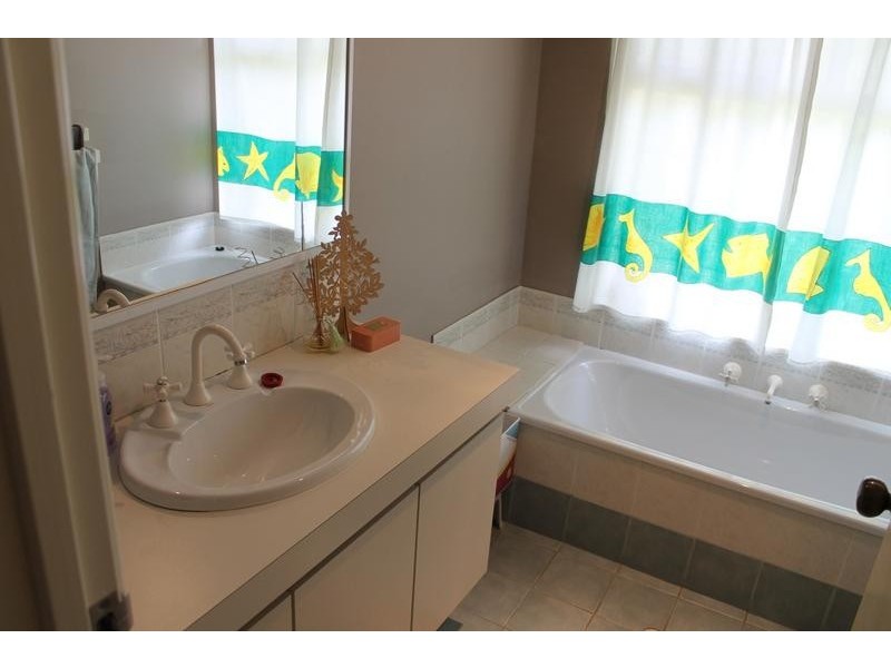 10 JUBILEE DRIVE, Pinjarra WA 6208