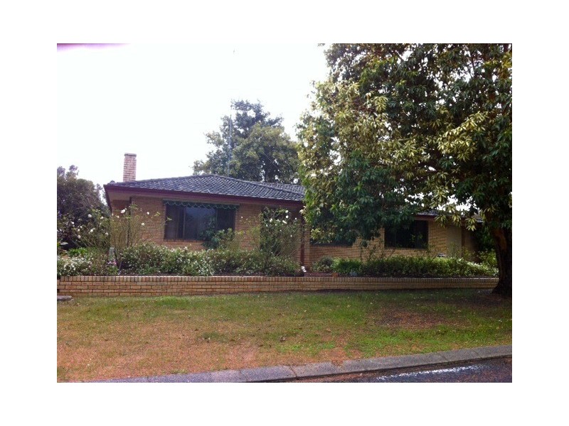 2 Alexander Drive, Waroona WA 6215