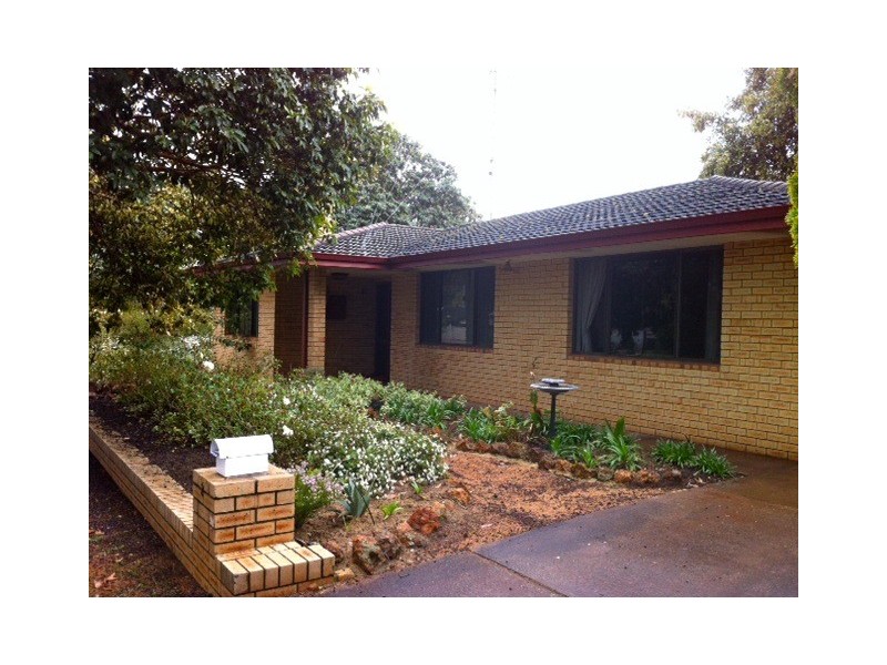 2 Alexander Drive, Waroona WA 6215