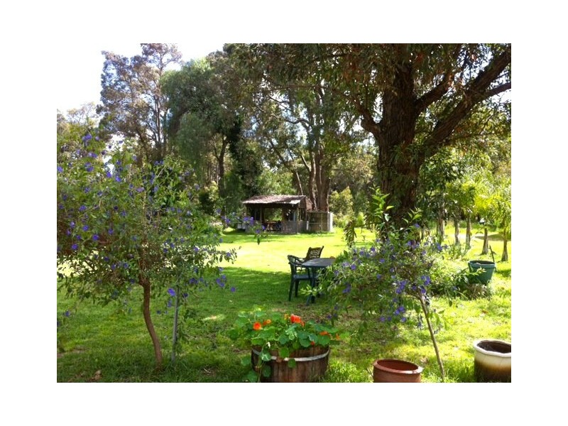 130 Clifton Road, Yarloop WA 6218