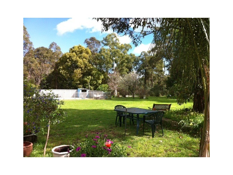 130 Clifton Road, Yarloop WA 6218