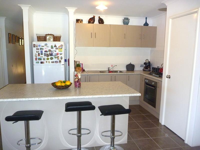 33 WISTERIA CRESCENT, Pinjarra WA 6208