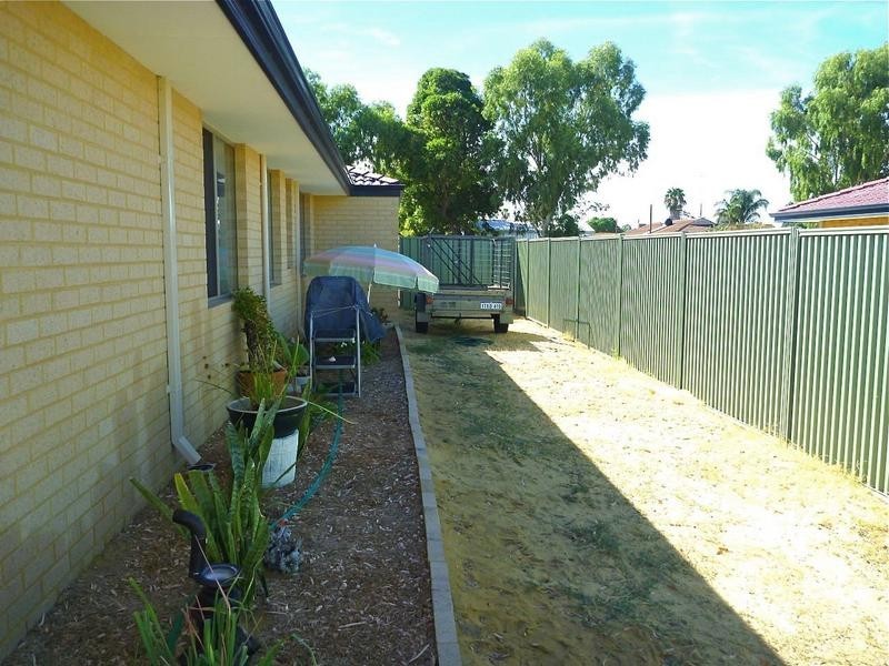33 WISTERIA CRESCENT, Pinjarra WA 6208
