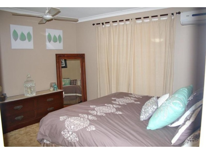 6 Hawksley Drive, Waroona WA 6215