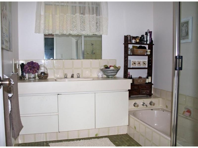 6 Hawksley Drive, Waroona WA 6215