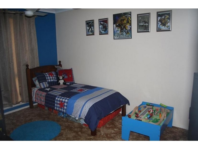 6 Hawksley Drive, Waroona WA 6215