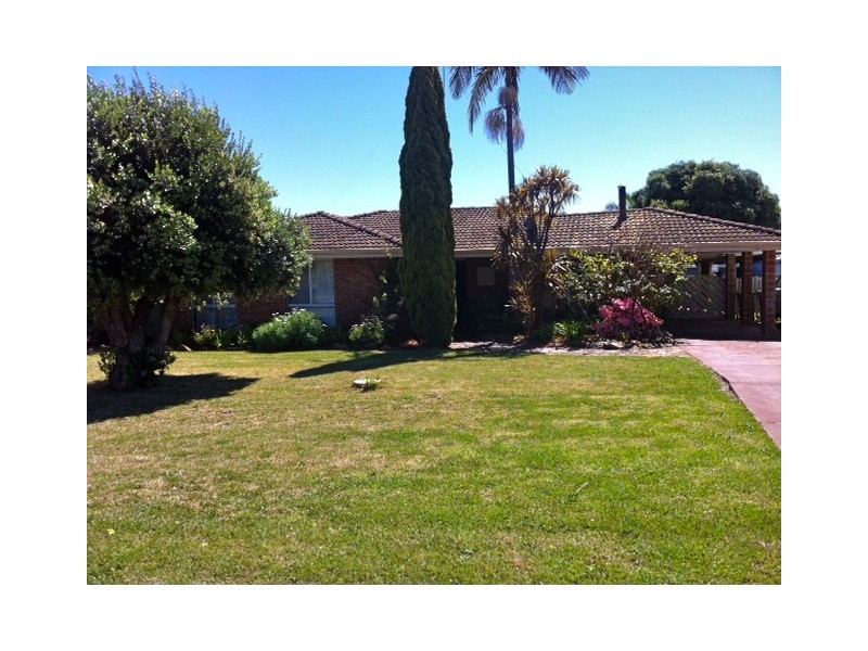 6 Hawksley Drive, Waroona WA 6215