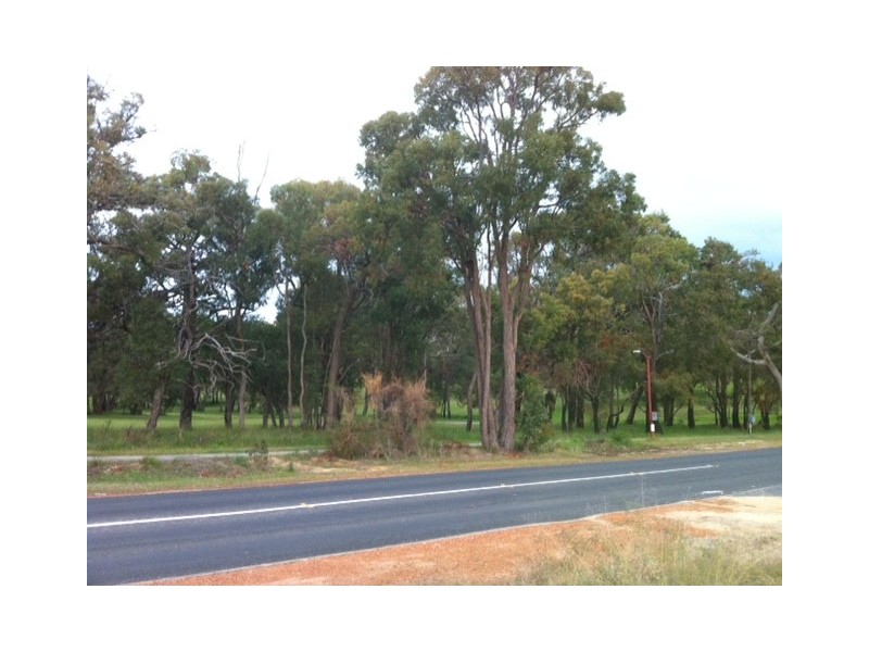 123 Hill Street, Waroona WA 6215