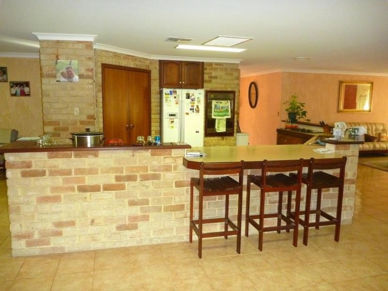 6 Peter Street, Pinjarra WA 6208