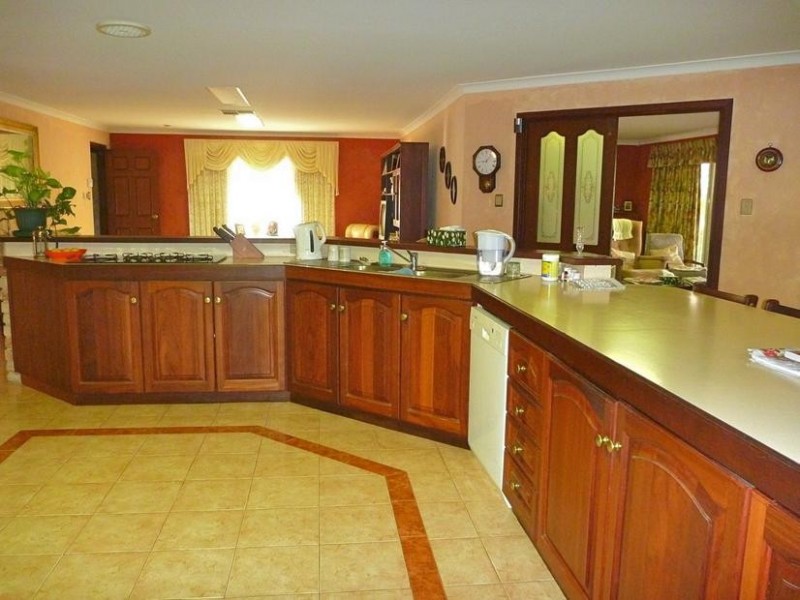 6 Peter Street, Pinjarra WA 6208