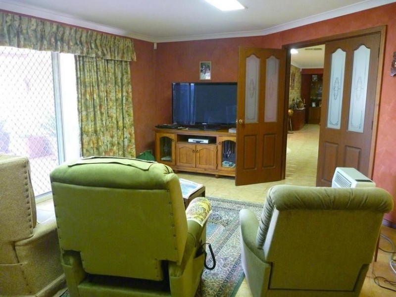 6 Peter Street, Pinjarra WA 6208