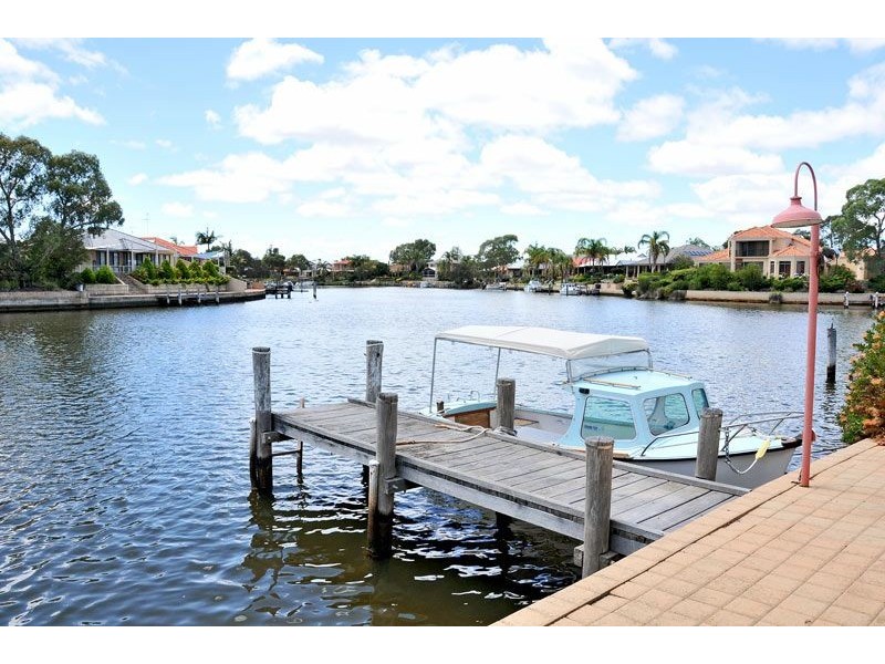 14 Robertson Grove, South Yunderup WA 6208