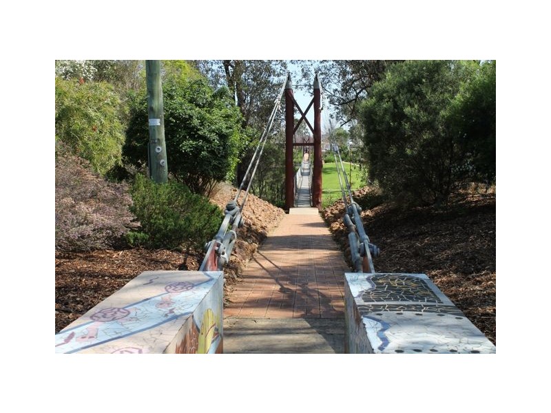 8 KIRKHAM STREET, Pinjarra WA 6208