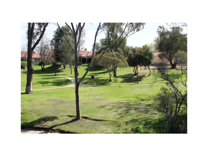 8 KIRKHAM STREET, Pinjarra WA 6208