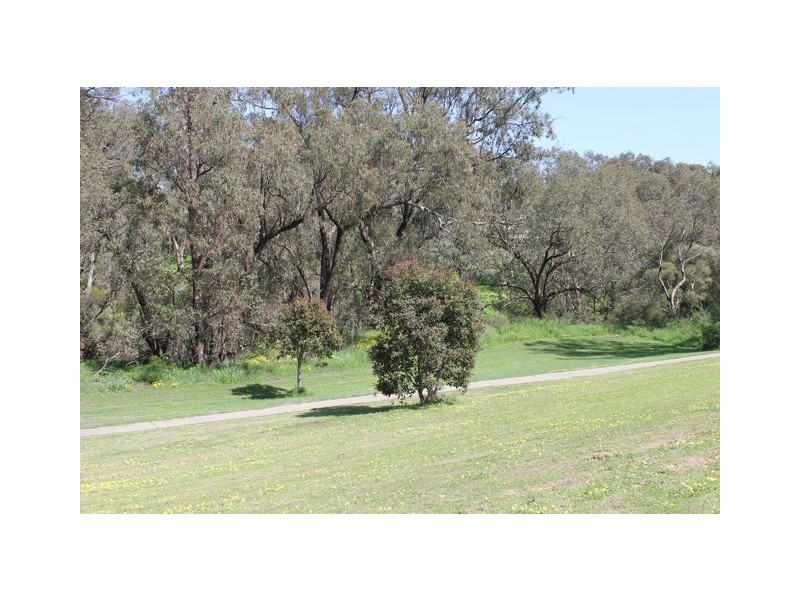 8 KIRKHAM STREET, Pinjarra WA 6208