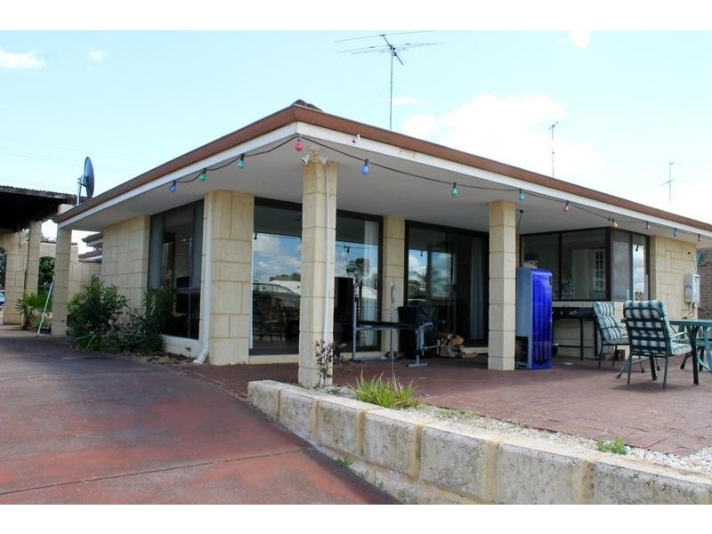 27 Allambi Way, South Yunderup WA 6208