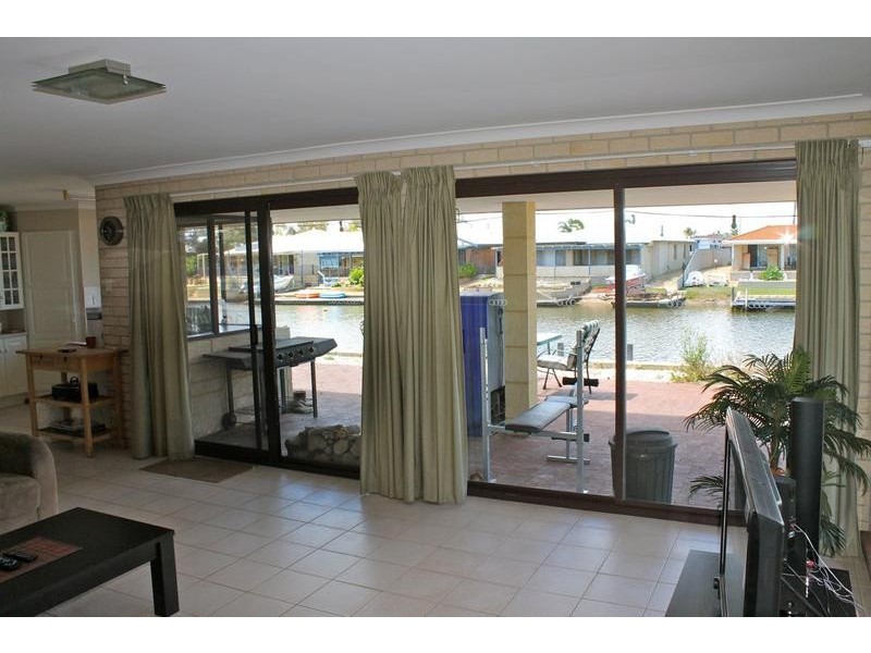 27 Allambi Way, South Yunderup WA 6208