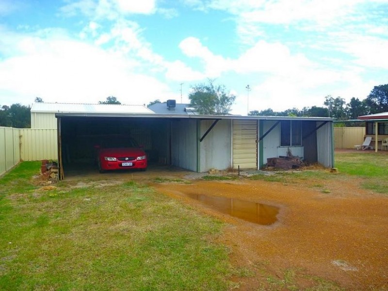 69 Hampton Road, Pinjarra WA 6208