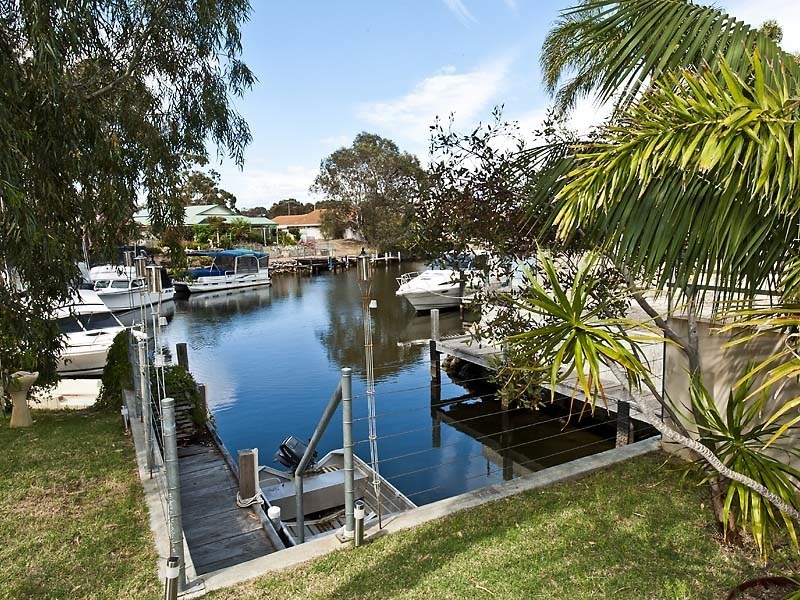 2 Willow Gardens, South Yunderup WA 6208