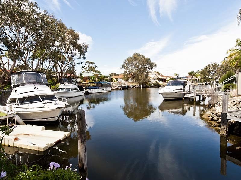 2 Willow Gardens, South Yunderup WA 6208