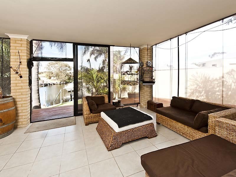 2 Willow Gardens, South Yunderup WA 6208