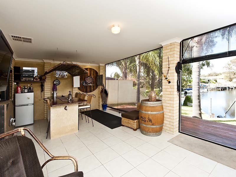 2 Willow Gardens, South Yunderup WA 6208