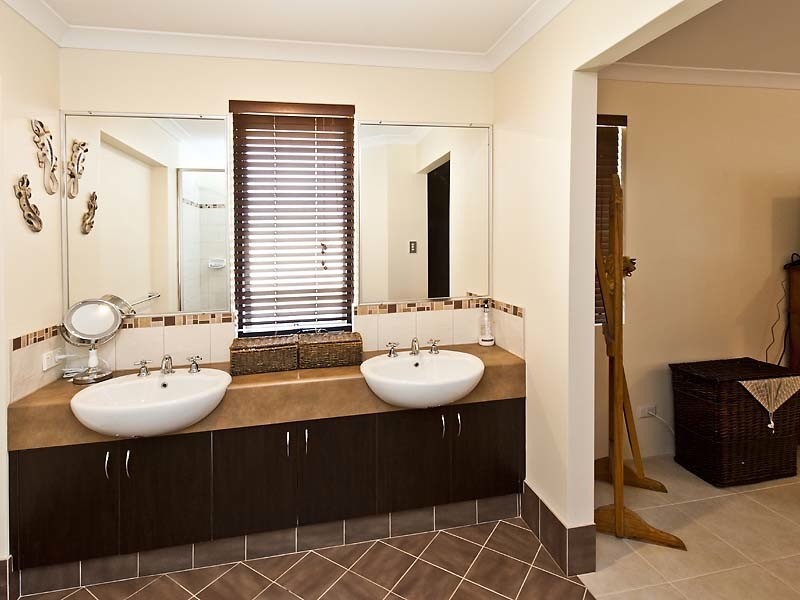 2 Willow Gardens, South Yunderup WA 6208
