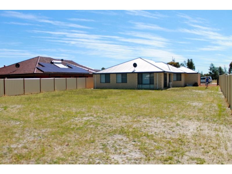 66 Midsummer Circle, Pinjarra WA 6208