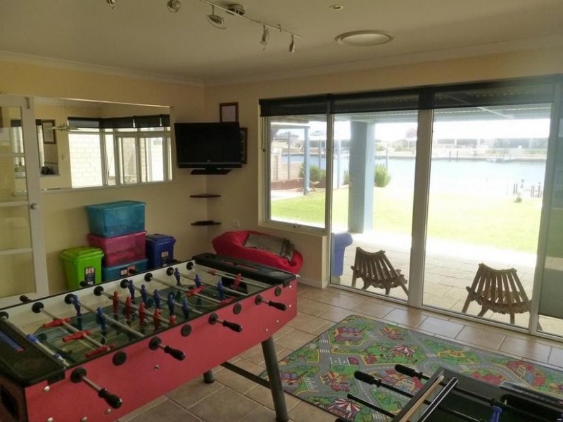64 Murray Waters Boulevard, South Yunderup WA 6208
