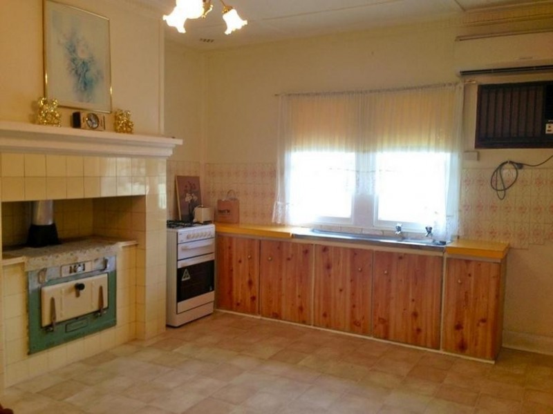 176 South West Highway, Waroona WA 6215