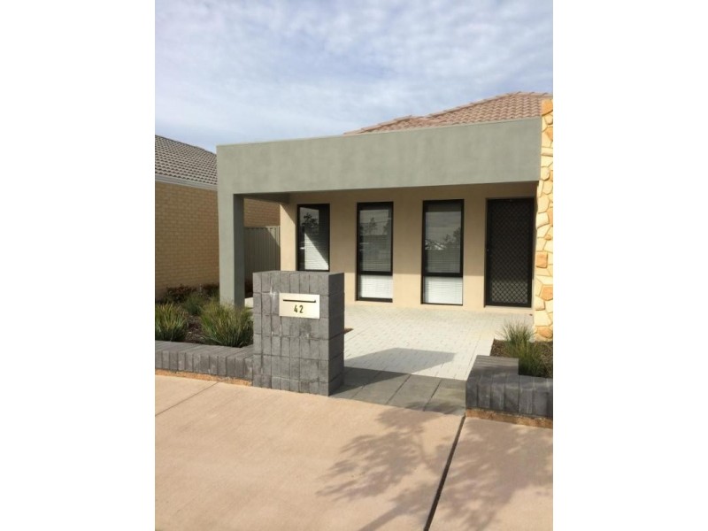 42 WEEWAR CIRCUIT, South Yunderup WA 6208