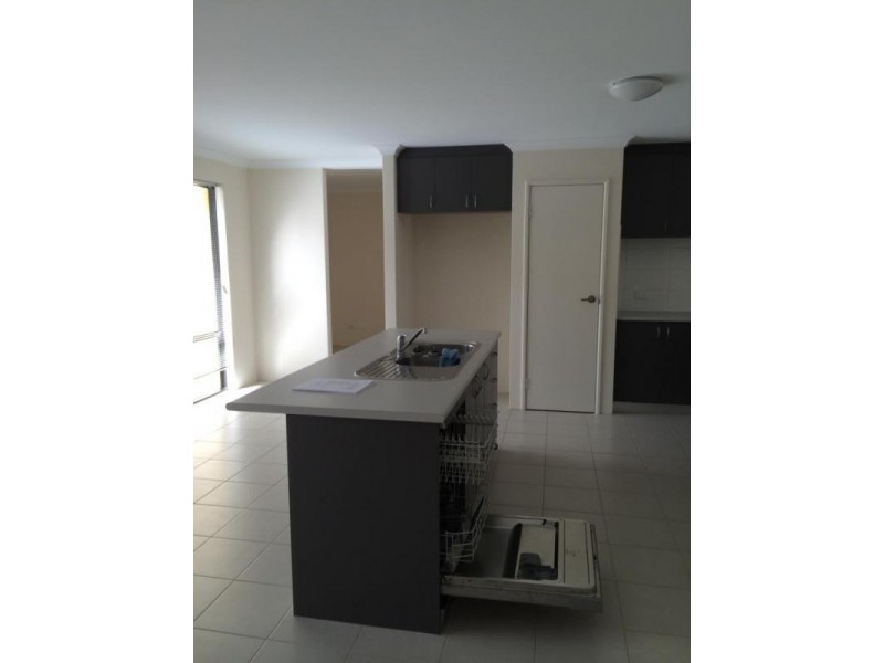 42 WEEWAR CIRCUIT, South Yunderup WA 6208