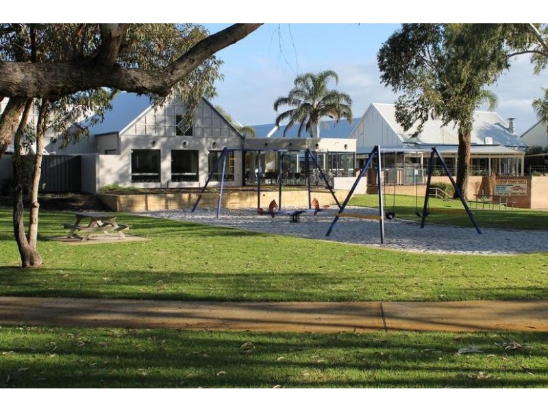9 Yunderup Road, South Yunderup WA 6208