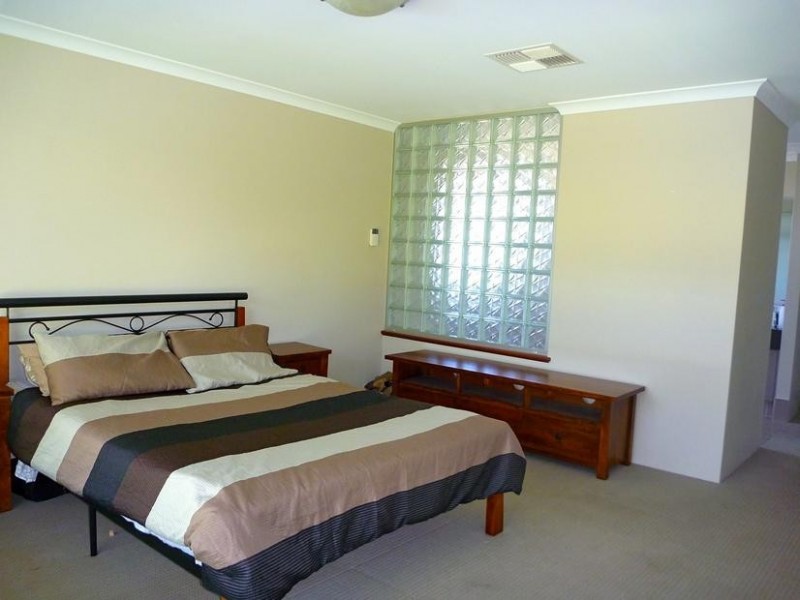 12 Goldseeker Loop, Ravenswood WA 6208