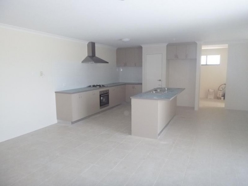 40 WEEWAR CIRCUIT, South Yunderup WA 6208