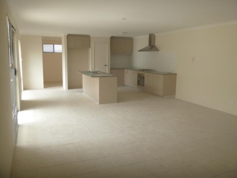 52 WEEWAR CIRCUIT, South Yunderup WA 6208