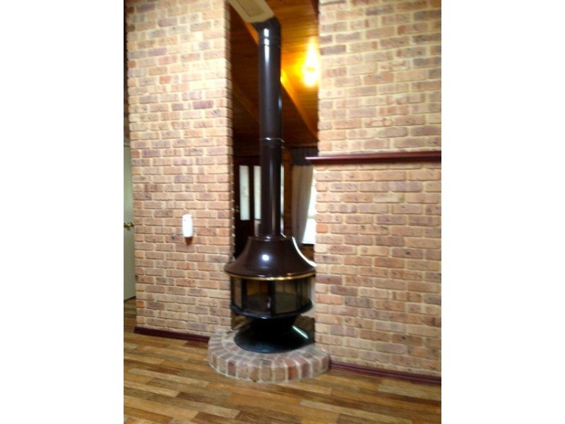 20 Russell Drive, Waroona WA 6215