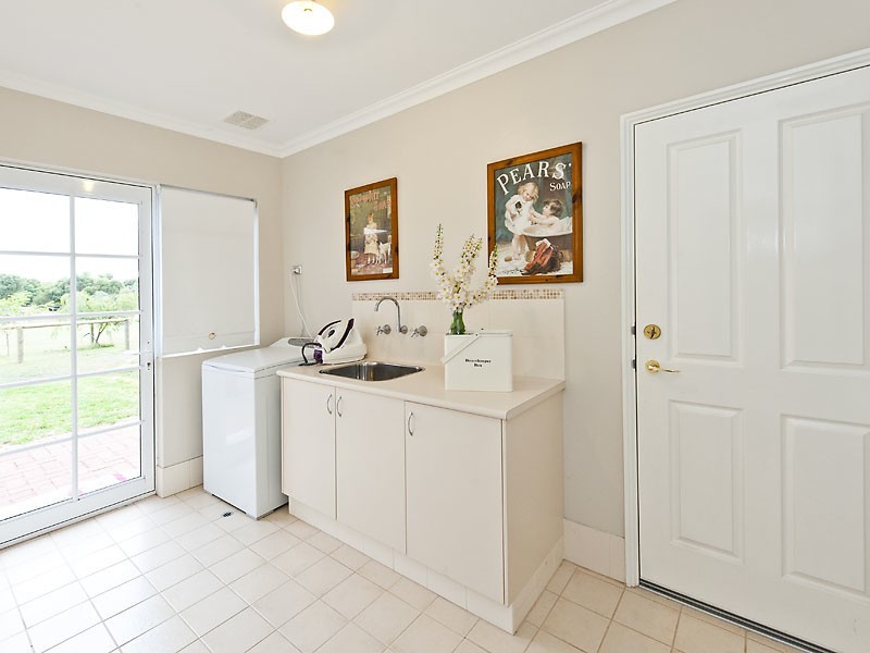 708 CURTIS LANE, Pinjarra WA 6208