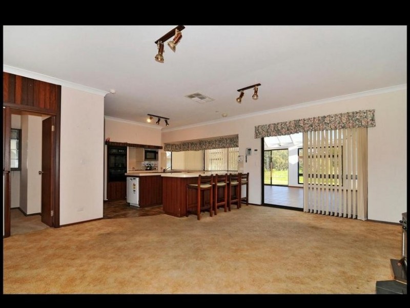 35 Murray River Drive, South Yunderup WA 6208