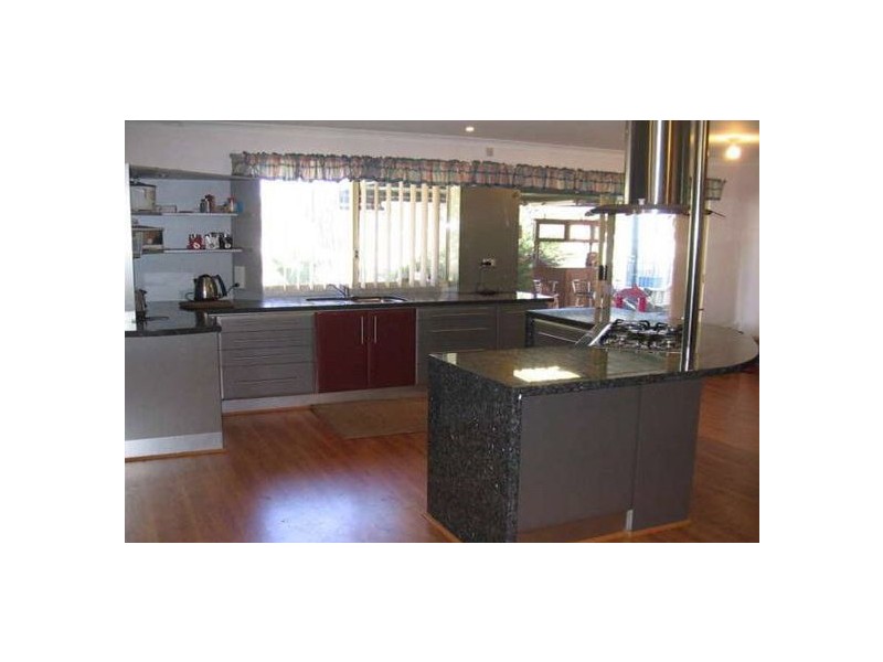 6 WOOLAH PLACE, South Yunderup WA 6208